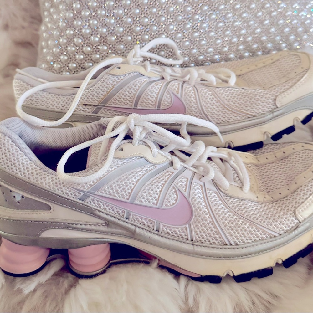 Nike SHOX Pink and White 10